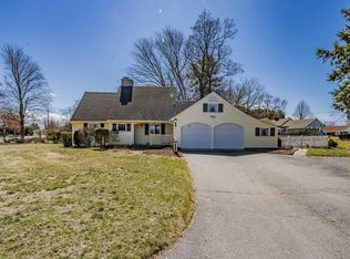 1427 S Branch Pkwy, Springfield, MA 01129