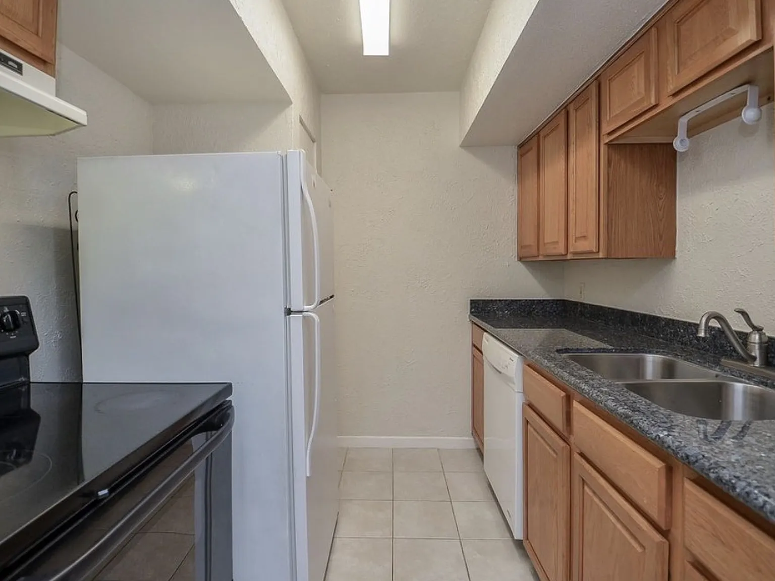 1 bed, 630 sqft, $1,000 — Photo 4