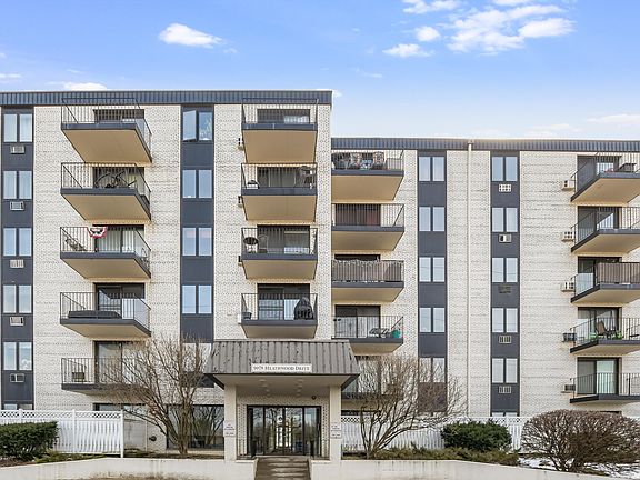 2nd image of 9078 W Heathwood Dr Unit 5