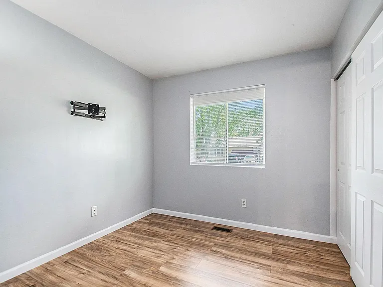 2404 Hummel Dr — Photo 13