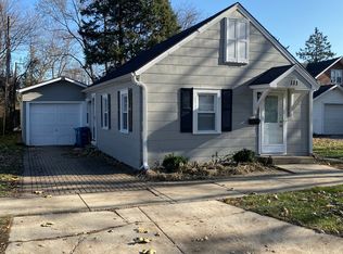 111 N Elmwood Dr, Aurora, IL 60506