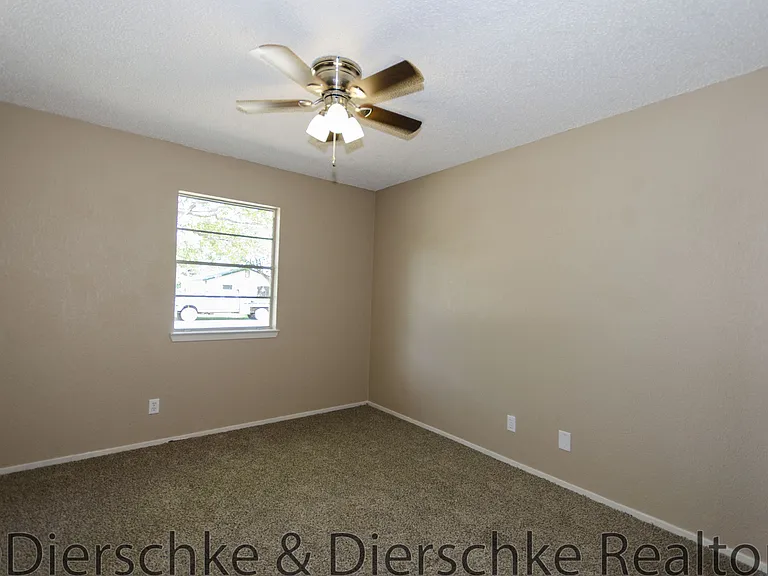 1655 Linda Lee Dr — Photo 9