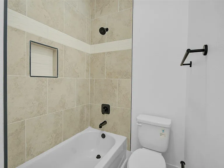 8410 Sunnyhill St — Photo 16