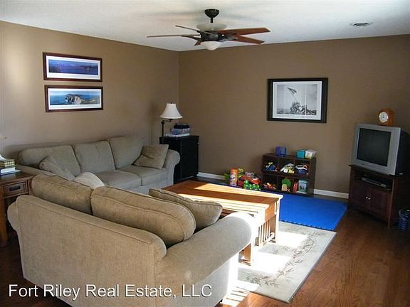 4th image of 317 Clydesdale Cir