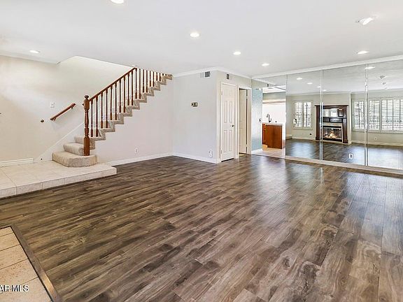 4th image of 375 Jeremiah Dr Unit D