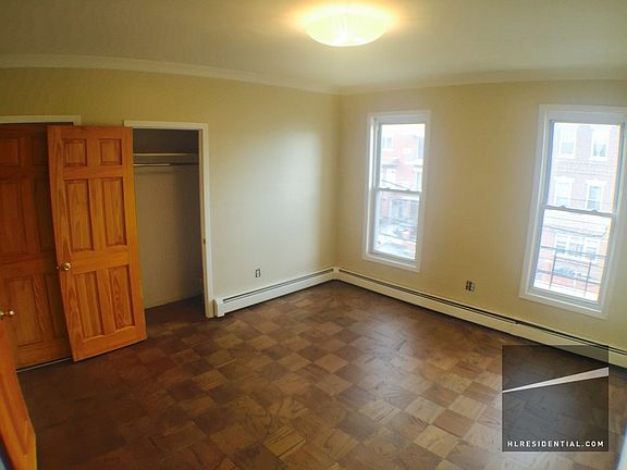 4th image of 2513 23rd St #2