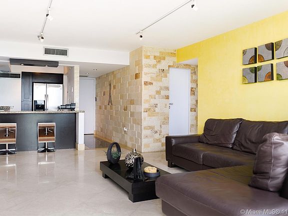 3rd image of 2841 NE 163rd St APT 1108