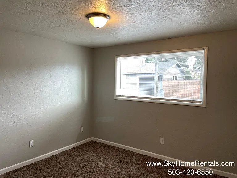 1273 Clearview Ave NE — Photo 8
