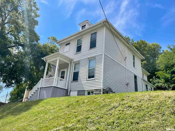 1430 Jersey Ridge Rd, Davenport, IA 52803