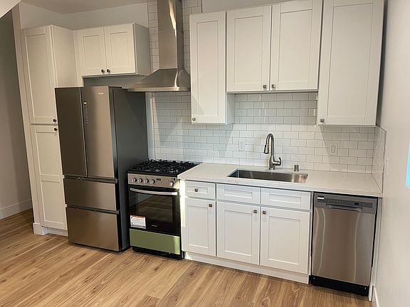 3rd image of 5123 Ascot Ave #5123
