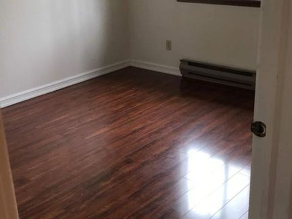 2nd image of 23 Lemontree Ct #1