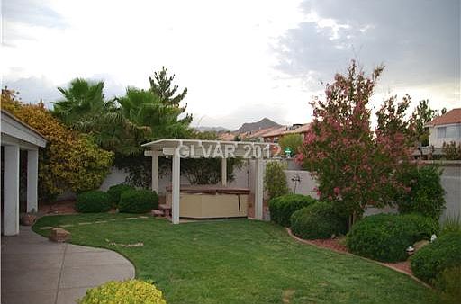 3rd image of 9132 Lawton Pine Ave