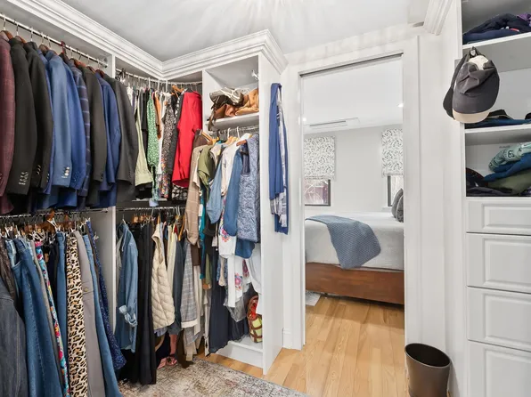 944 Bloomfield Street image 16 of 37