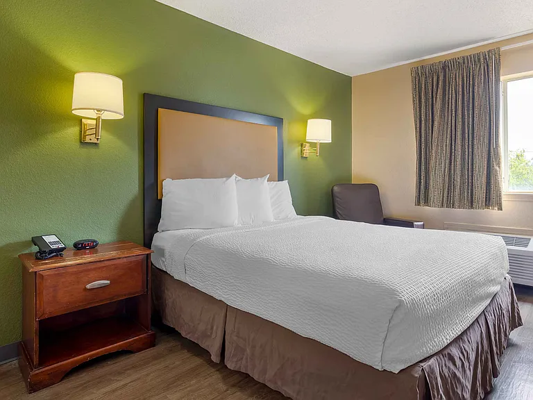 Studio Suite - 1 Queen Bed