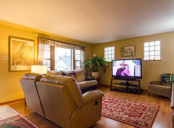 4th image of 160 Tanzberger Dr