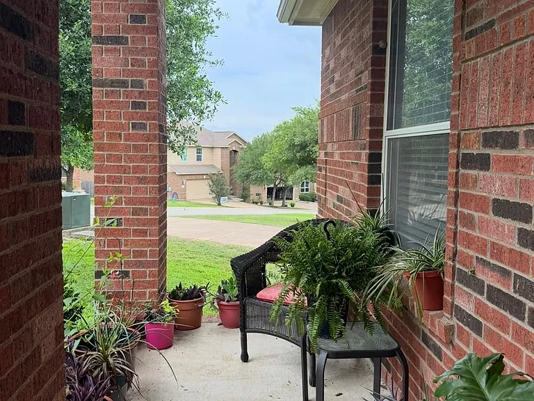 372 Limestone Trl — Photo 2