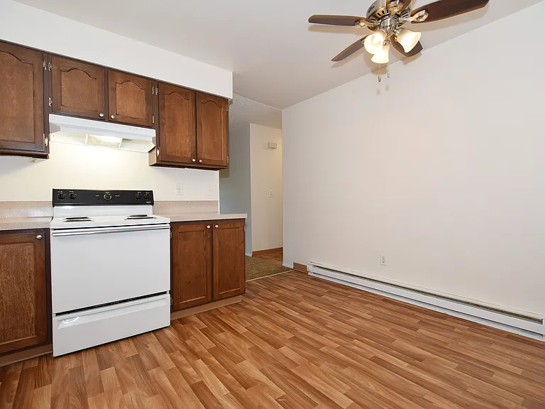 Gardenbrook Apartments — Photo 37