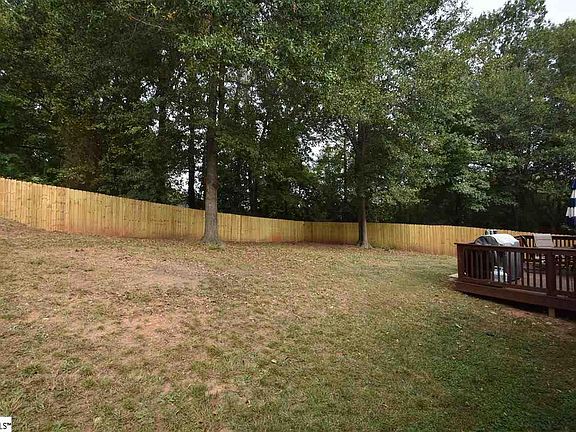 2nd image of 10 Fairford Cir