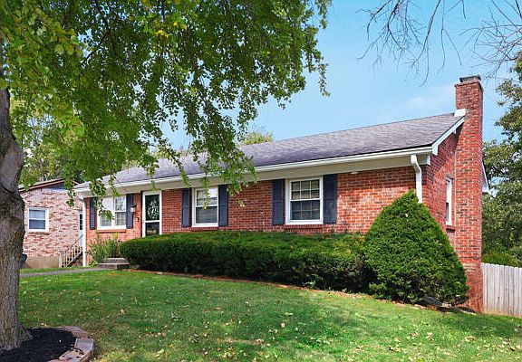2nd image of 325 E Tiverton Way