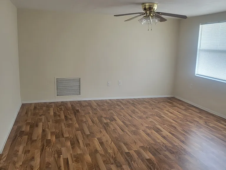 3039 Finch Dr — Photo 5