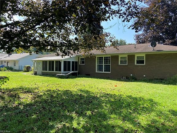 2nd image of 3078 Spencer Cir W