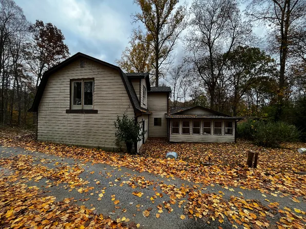 11091 Woodsman Ln, Cloverdale, IN 46120