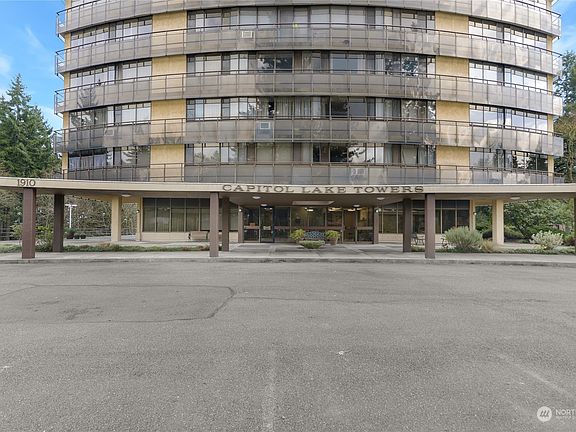 3rd image of 1910 Evergreen Park Drive SW #904