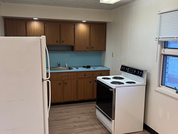 5th image of 1009 Fowler Ave #1