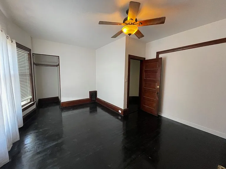 2536 N Oakland Ave — Photo 5