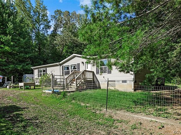 3rd image of 235 Riverview Ln