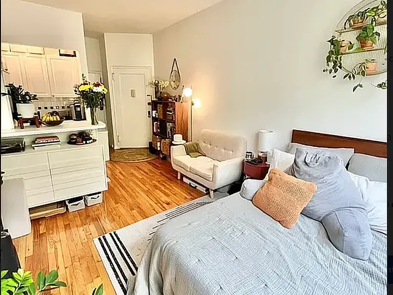423 E 83rd St #2D — Photo 2