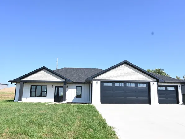 210 Robin Ln, Wall Lake, IA 51466