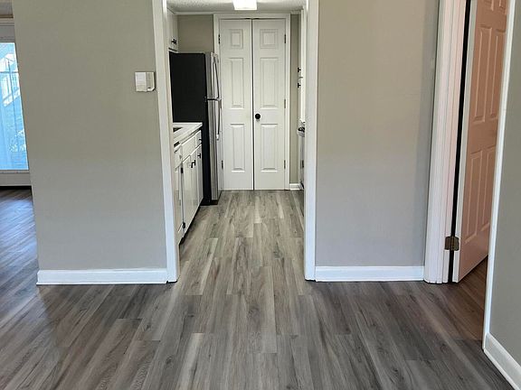 5th image of 550 Post Rd APT 607