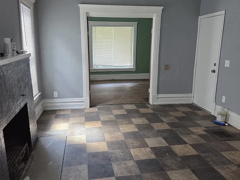 524 N Walnut St #1 — Photo 14