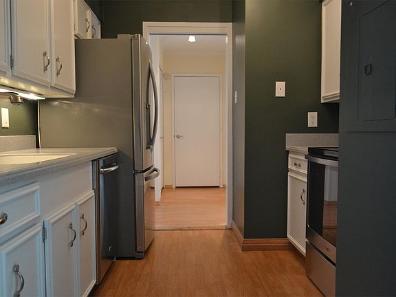 5th image of 3800 Fairfax Dr APT 1212