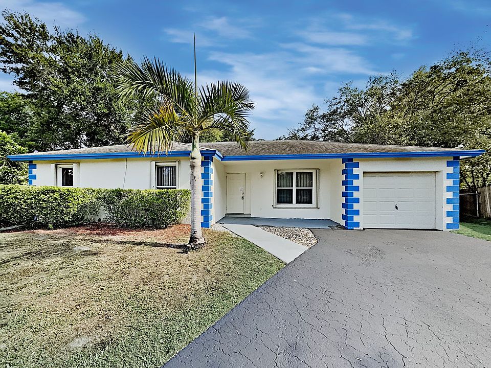 1st image of 1002 SW 119th Ave