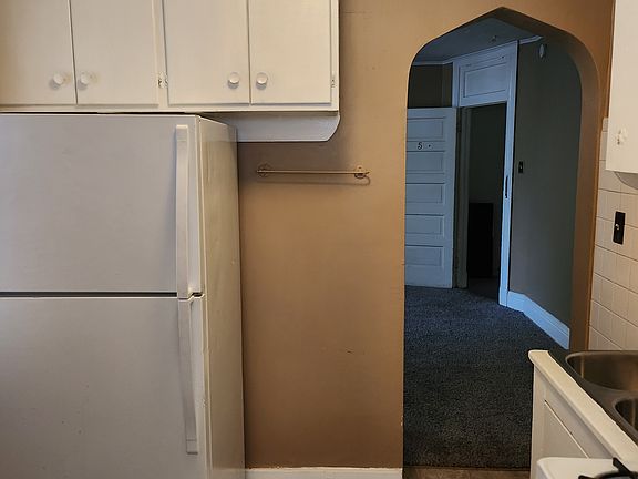 5th image of 523 N 40th St APT 5