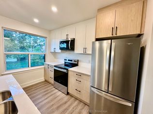 11 Wingreen Ct #4, Toronto, ON M3B 1B8