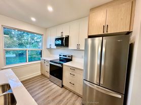 11 Wingreen Ct
