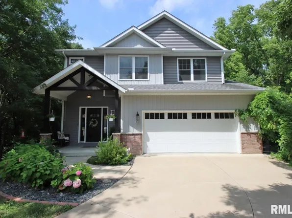 7 Haylake Dr, Pekin, IL 61554