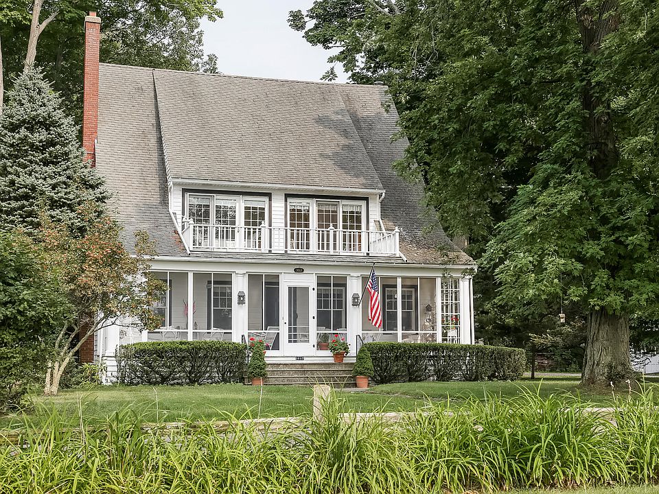 1st image of 3017 Lakeshore Dr