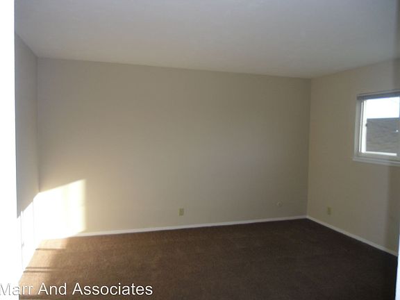 5th image of 3806 39th Ave APT 4
