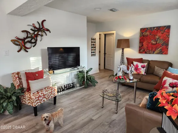 301 Fletcher Ave, Daytona Beach, FL 32114