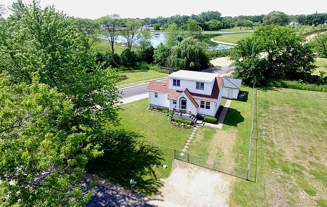 1st image of 534 W Hawthorne Dr