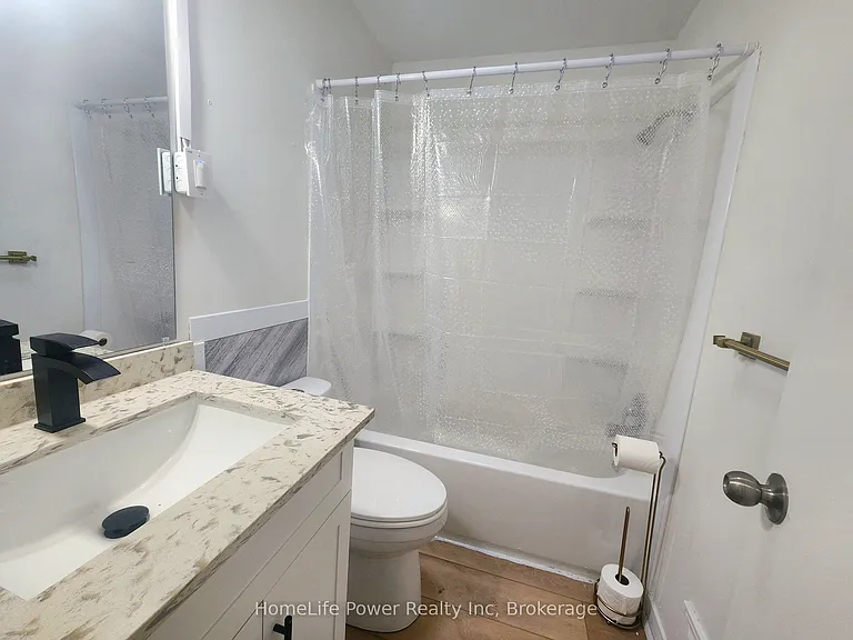 250 King St E #2 — Photo 3