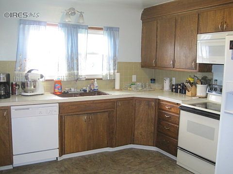 3rd image of 414 Cottonwood Ave