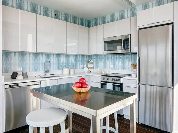 400 West 113th Street image 3 of 31