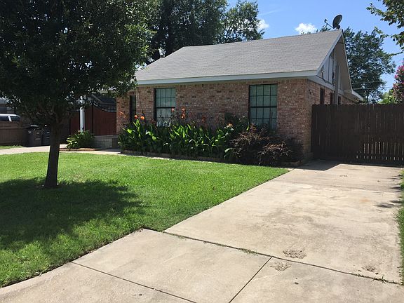 2nd image of 2329 Chandler Dr E