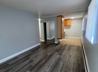 1221 Arundel St #102, Saint Paul, MN 55117