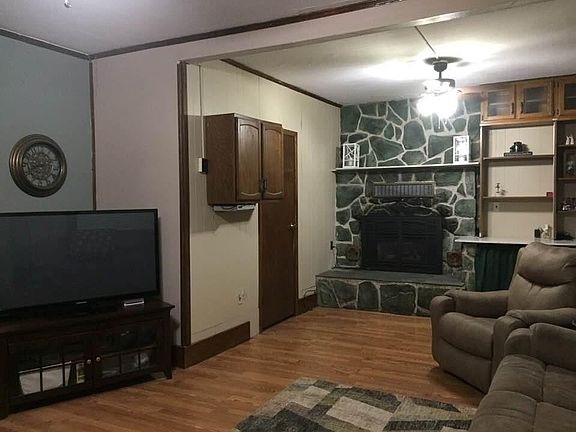 2nd image of 2621 Poplar St